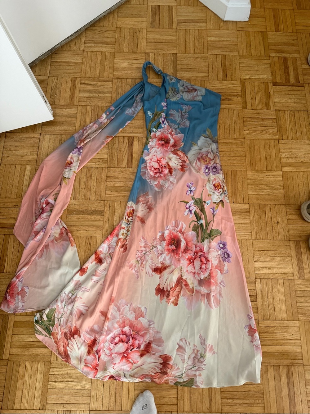 Hemant & Nandita Floral Gown - Picture 4 of 6